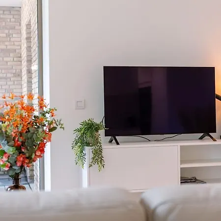 2-br With Terrace & Bbq & Parking *