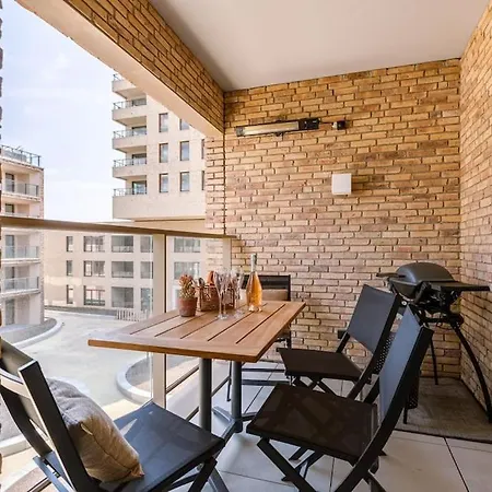 Апартаменти 2-br With Terrace & Bbq & Parking Остенде
